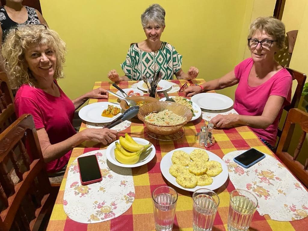 Olivia Homestay 아누라다푸라 외부 사진